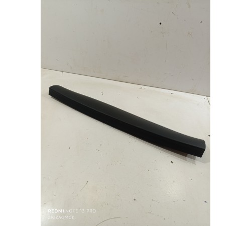 Накладка крышки багажника верхняя