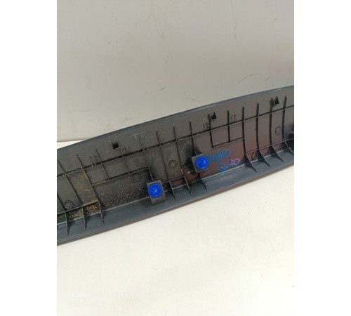 Накладка крышки багажника верхняя