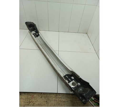 Усилитель переднего бампера