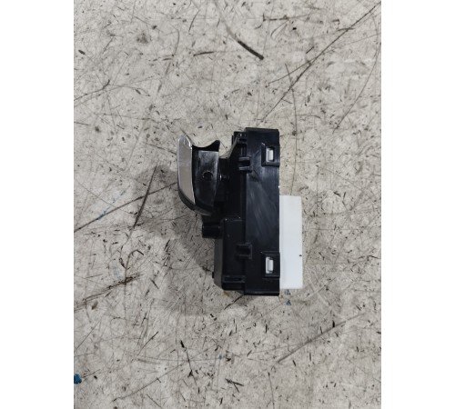 Кнопка стеклоподъемника задняя левая