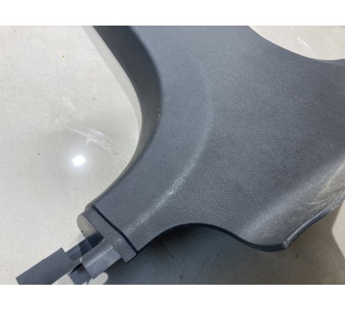 Накладка стойки центральной (нижняя правая)