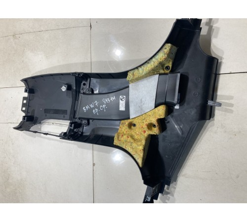 Накладка стойки центральной (нижняя правая)