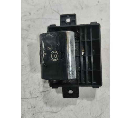 Кнопка стояночного тормоза