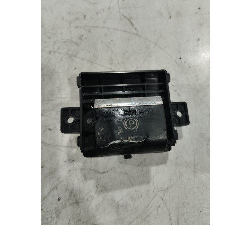 Кнопка стояночного тормоза