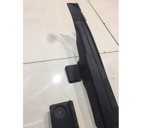 Накладка панели стеклоочистителя (левая)