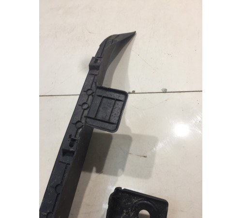 Накладка панели стеклоочистителя (левая)