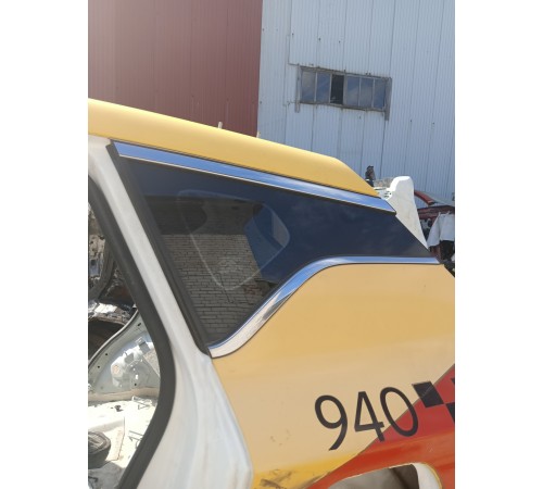 Глухое стекло заднее левое