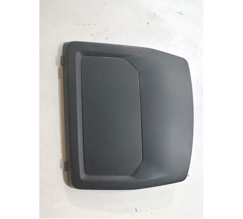 Передняя панель салона