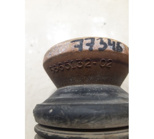 отбойник стойки(передний правый)