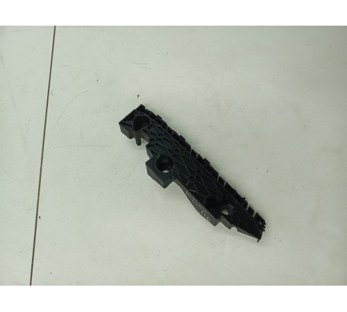 Кронштейн крепление бампера передний правый