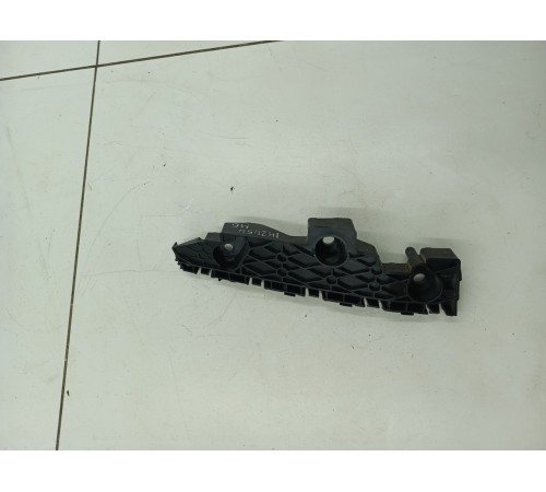 Кронштейн крепление бампера передний правый