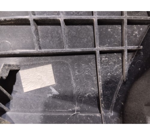 Спойлер крышки багажника