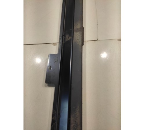 Шторка двери солнцезащитная (задняя правая)