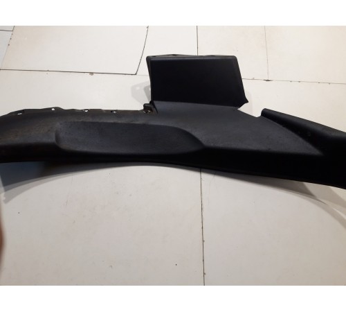 Обшивка крышки багажника (правая)