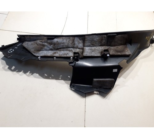 Обшивка крышки багажника (правая)