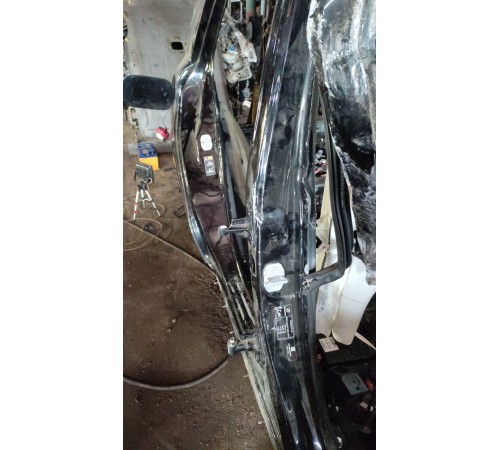 Правый порог со стойкой