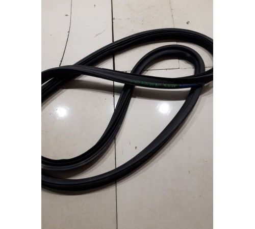 Уплотнитель багажника