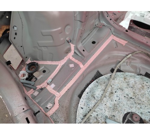 Ниша багажника(запасного колеса)