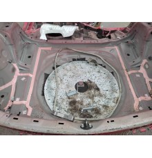 Ниша багажника(запасного колеса)