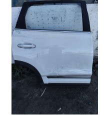 Дверь задняя правая в сборе