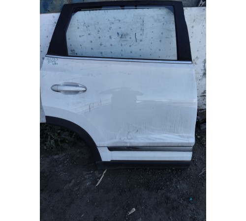 Дверь задняя правая в сборе