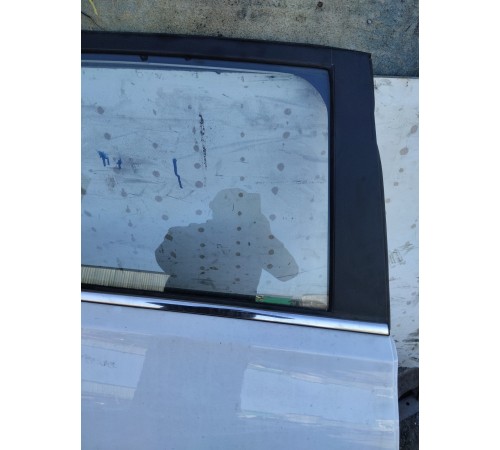 Дверь задняя правая в сборе