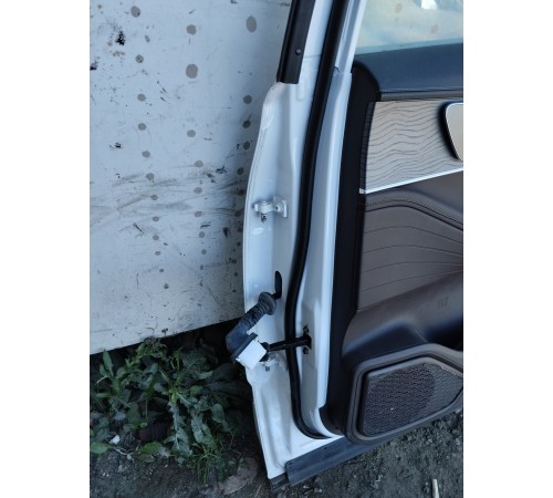 Дверь задняя правая в сборе