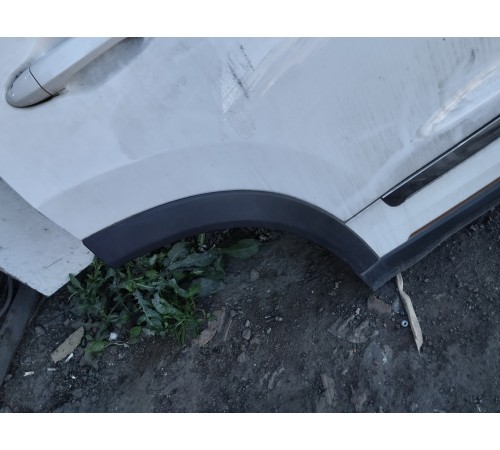 Дверь задняя правая в сборе