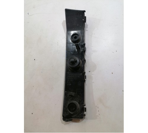 Кронштейн бампера передний правый