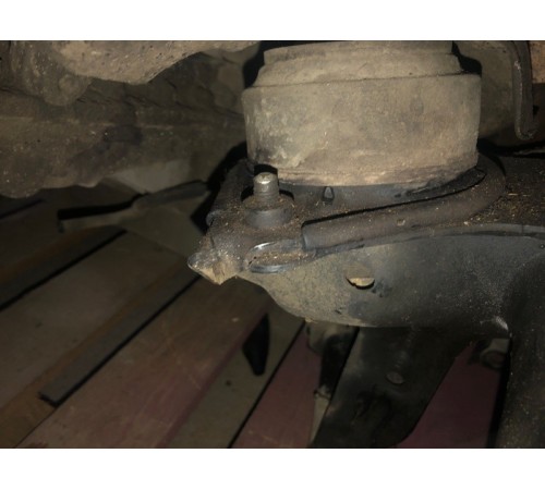 Подушка двигателя перед. прав.