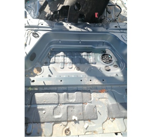 Ниша багажника(запасного колеса)