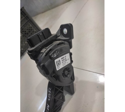 Педаль акселератора