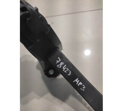 Педаль акселератора