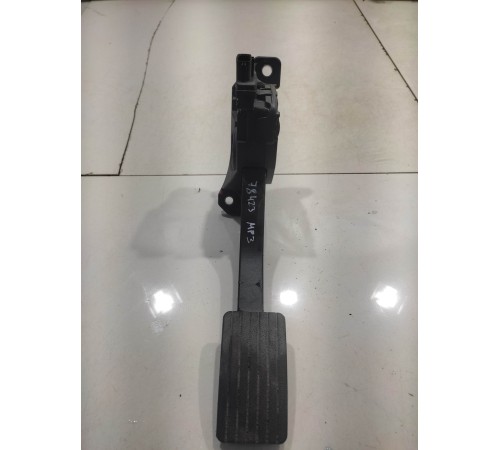 Педаль акселератора