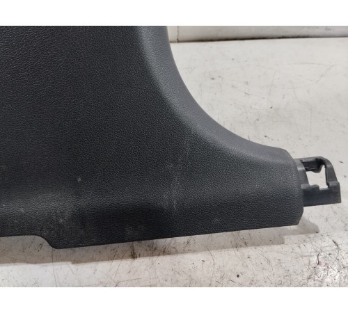 Обшивка центральной стойки правая нижняя