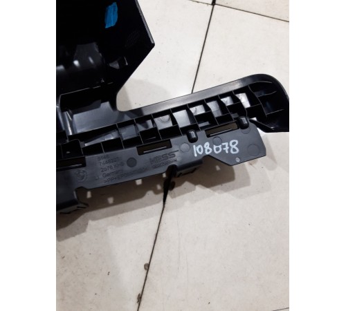 Кронштейн(крепление) полки багажника задний левый