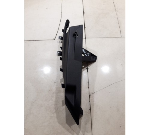 Кронштейн(крепление) полки багажника задний левый