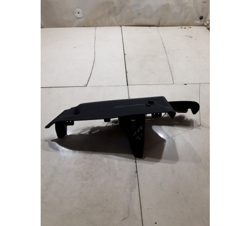 Кронштейн(крепление) полки багажника задний левый