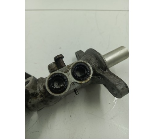 Главный тормозной цилиндр