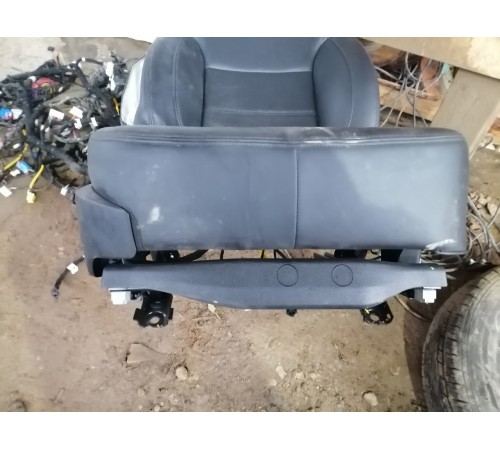 Сиденье переднее правое