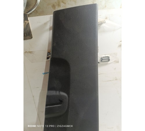 Обшивка центральной стойки правая нижняя