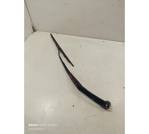 Поводок стеклоочистителя правый