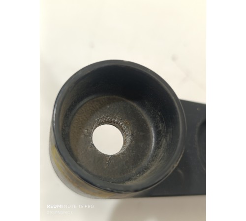 Поводок стеклоочистителя правый