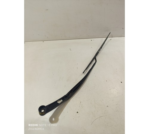 Поводок стеклоочистителя правый