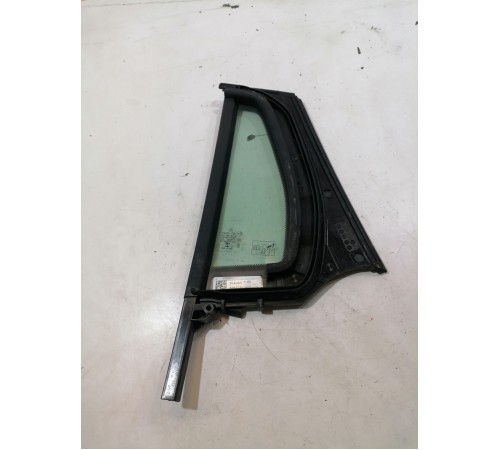 Форточка задняя правая