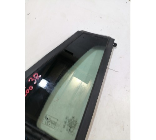 Форточка задняя правая