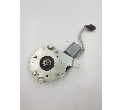 Моторчик стеклоподъемника правый