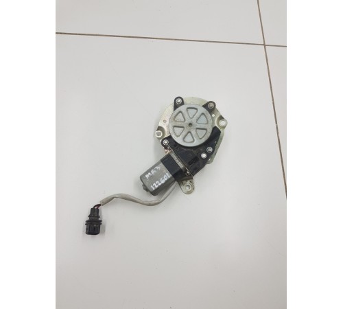 Моторчик стеклоподъемника правый