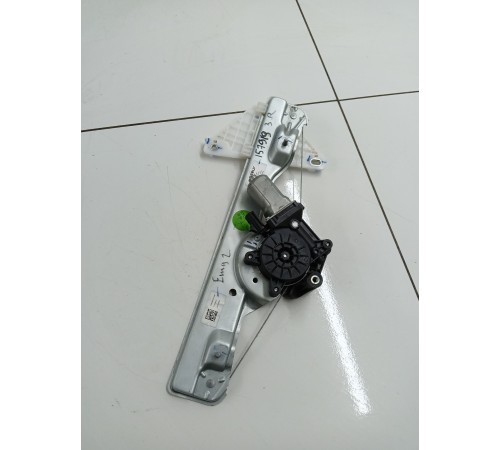 Стеклоподъёмник двери задний правый с моторчиком