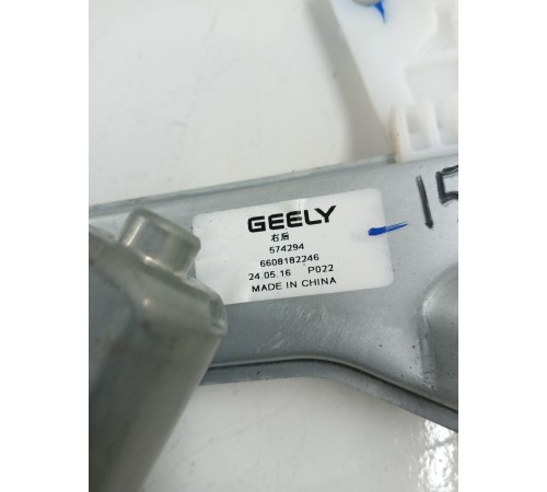 Стеклоподъёмник двери задний правый с моторчиком